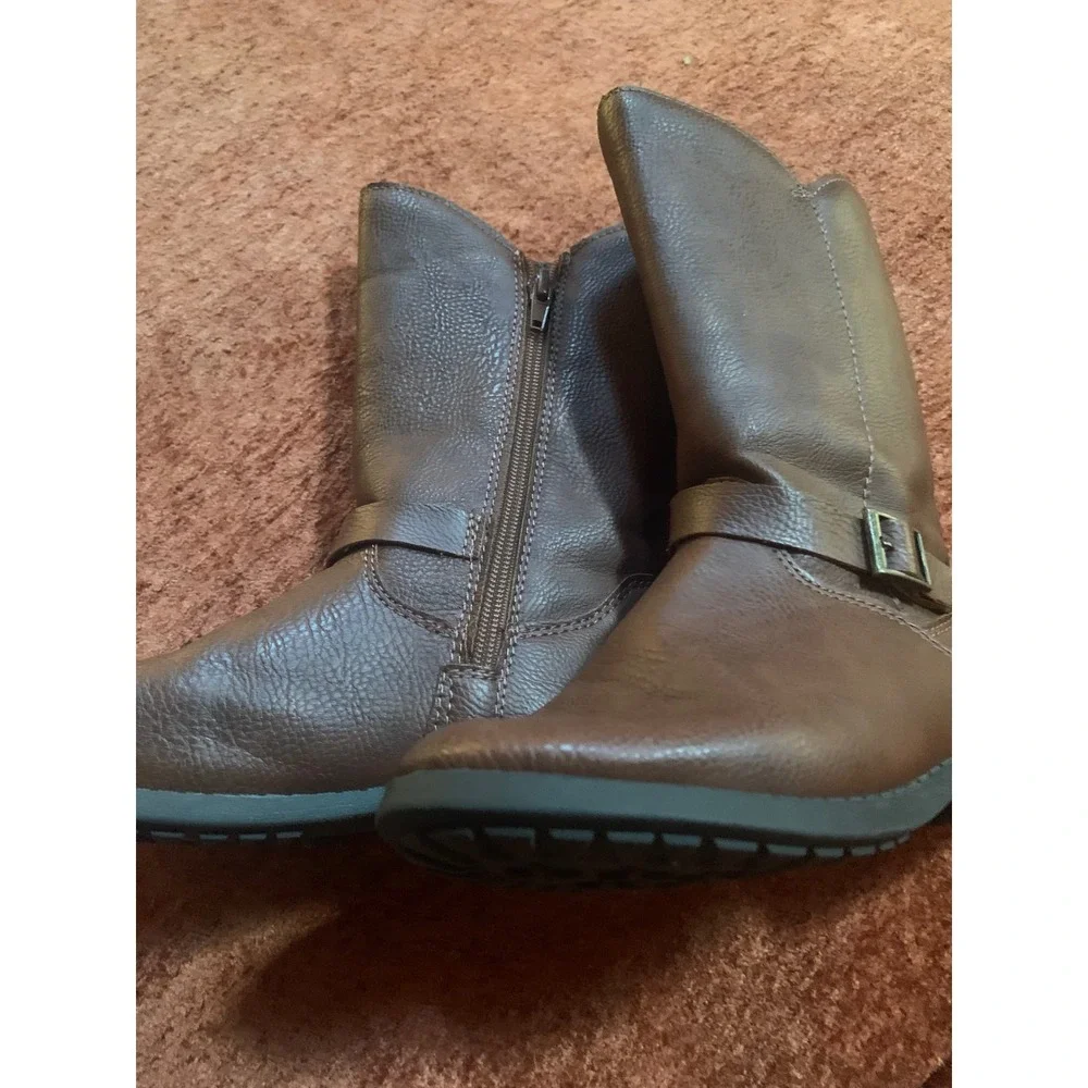 OshKosh Bgosh Lumi Brown Faux Leather Tall Buckle Boots Kids Size 12M OF20S08B